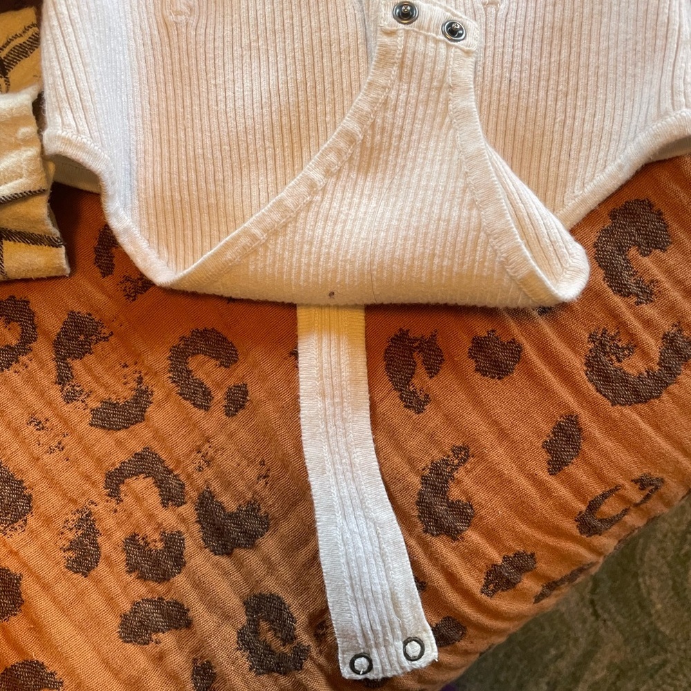 Abercrombie White Ribbed Thong Onesie Sweatheart Neckline Size S. - Picture 4 of 6
